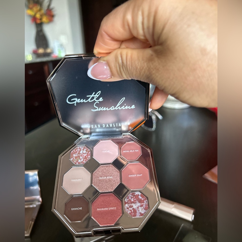 Dear Dhalia Gentle Sunshine Eyeshadow Palette - Pink and Brown Shades